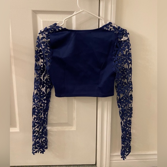 Reverse Navy Blue Crop Top with Crochet Flower Lace Sleeves (BNWT) - Picture 2 of 9